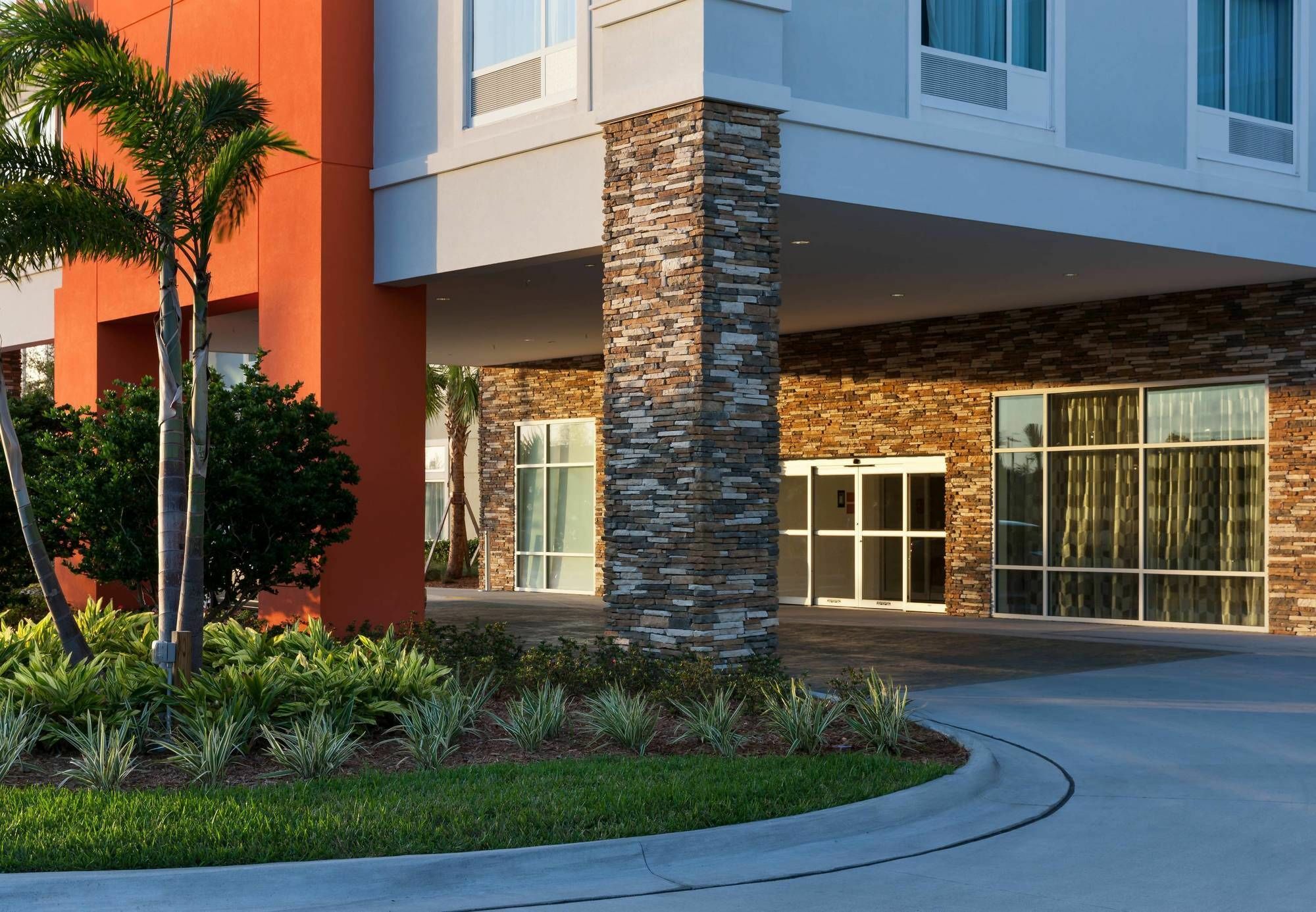 Towneplace Suites By Marriott Orlando At Seaworld Exterior photo