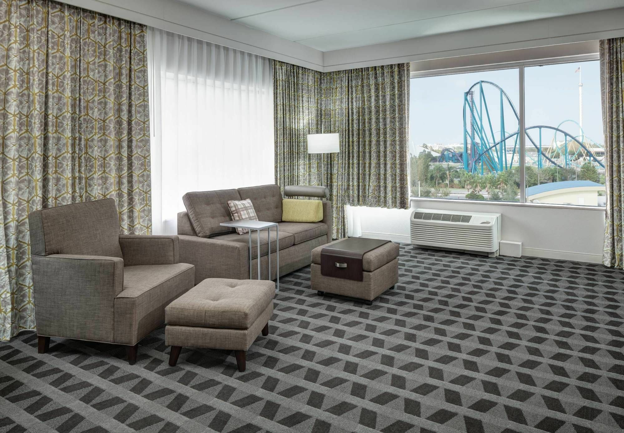 Towneplace Suites By Marriott Orlando At Seaworld Exterior photo